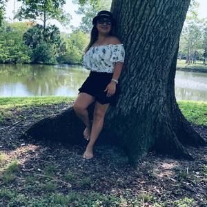 Meet your Posher, Laura